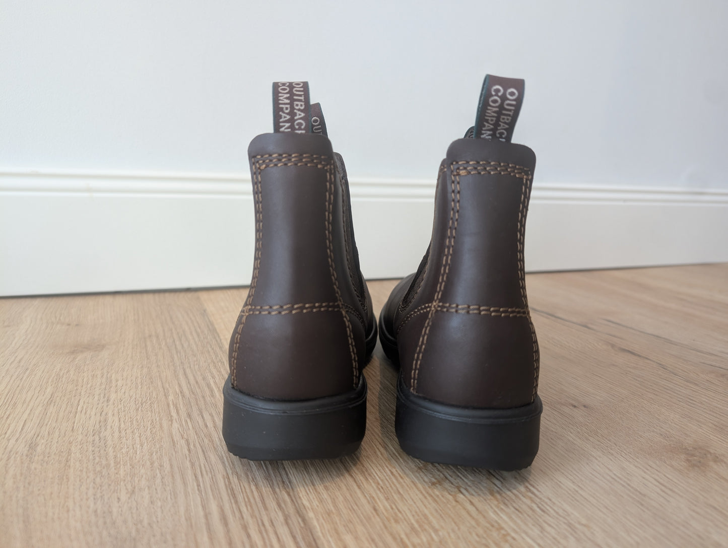 Yabbies Town & Country Chelsea Boots - Chestnut