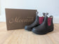 Moonah Chelsea Boots in Dunkelbraun und Pink