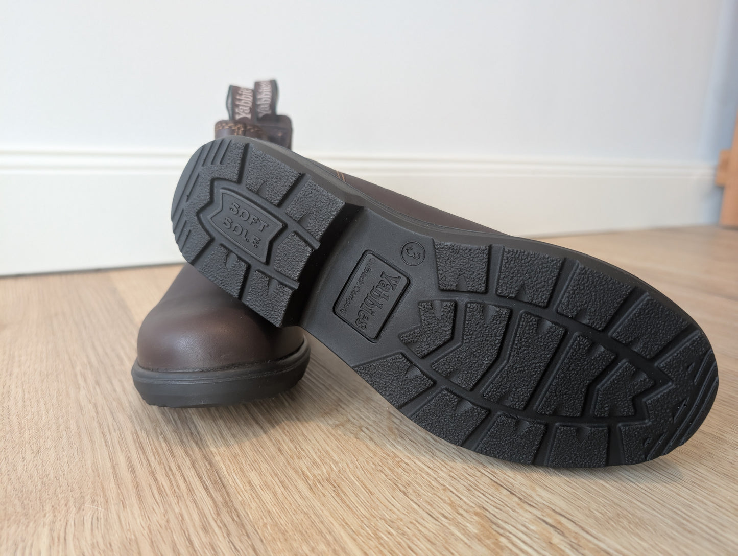 Yabbies Town & Country Chelsea Boots - Chestnut